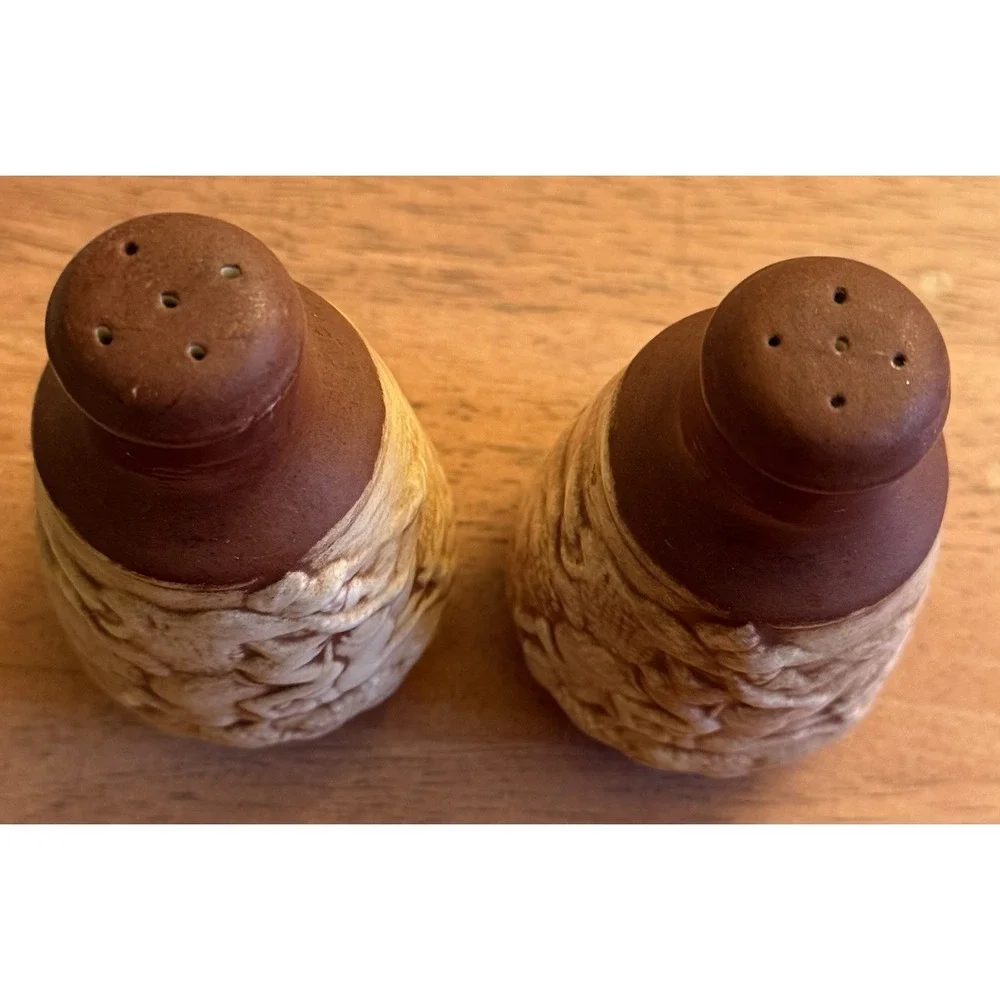 Retro Set of Salt & Peppers Shakers Ceramic Horse & Rider & Stable Scene 1974